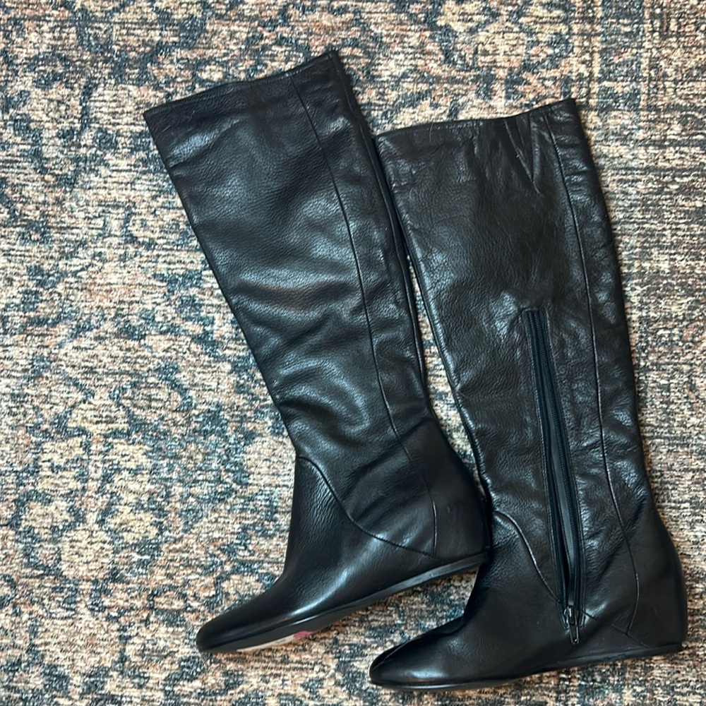 NWT 14th & Union Jeanette-Lea black hidden wedge leather boots 7